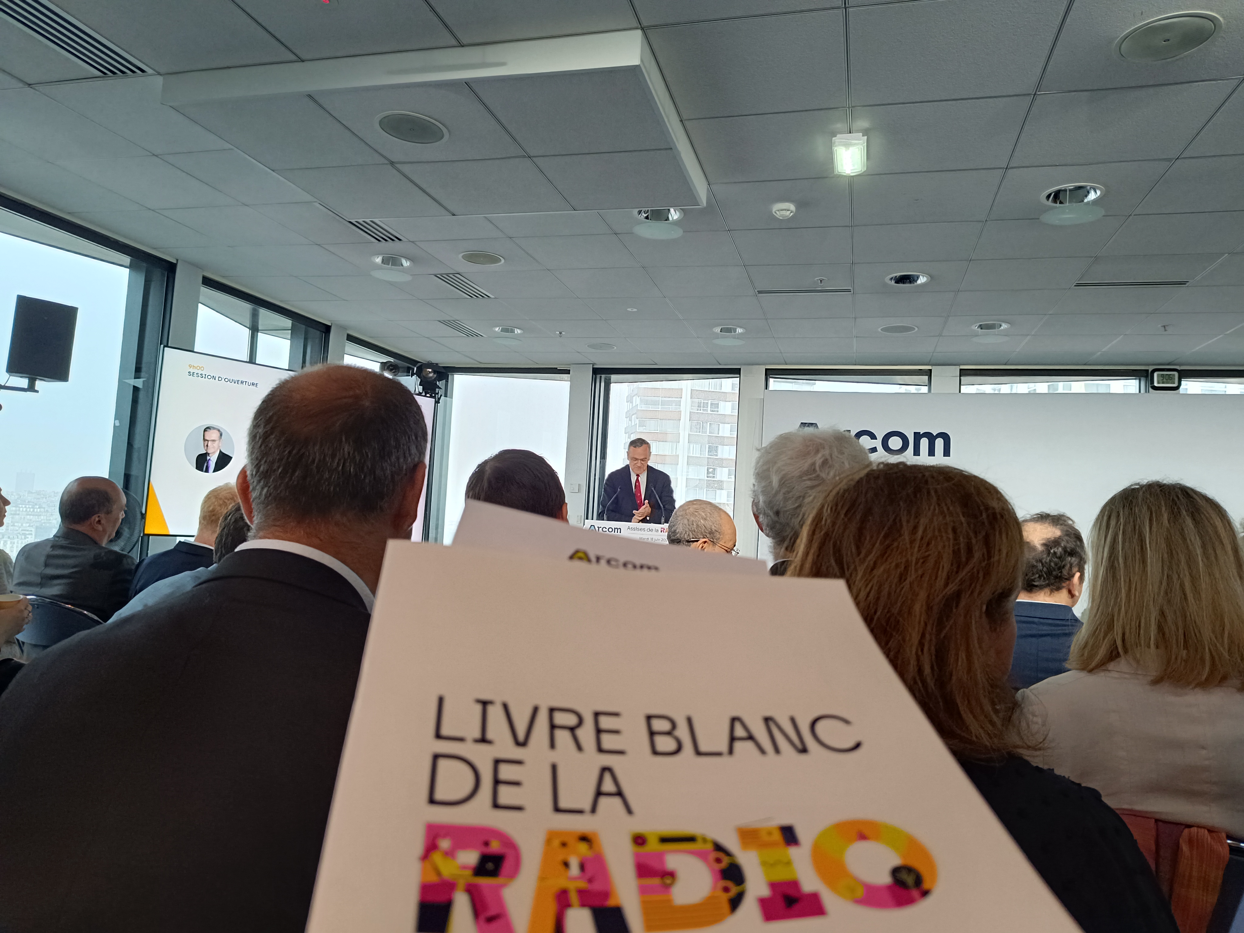 Livre Blanc par l’ARCOM : La radio à la croisée des chemins